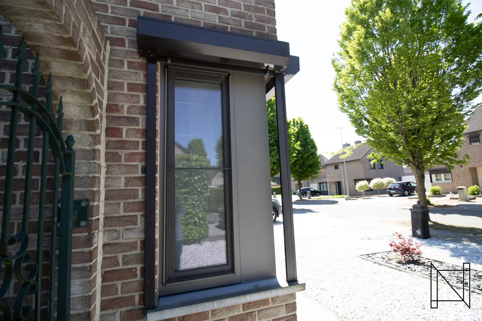 Detail van profiel en aansluiting bij PVC ramen in Diest
