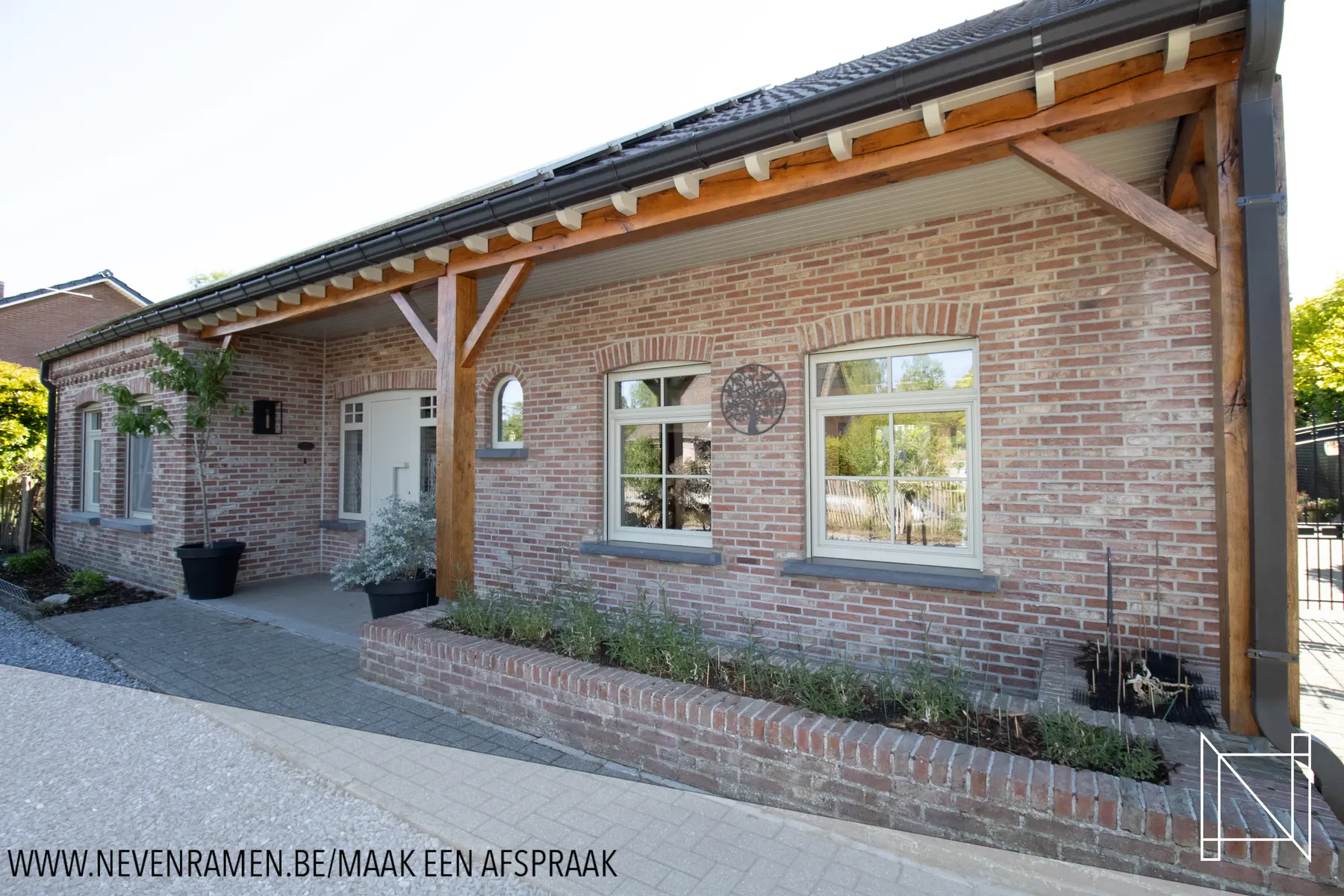 Volledig gevelbeeld van Karakterwoning in Lummen