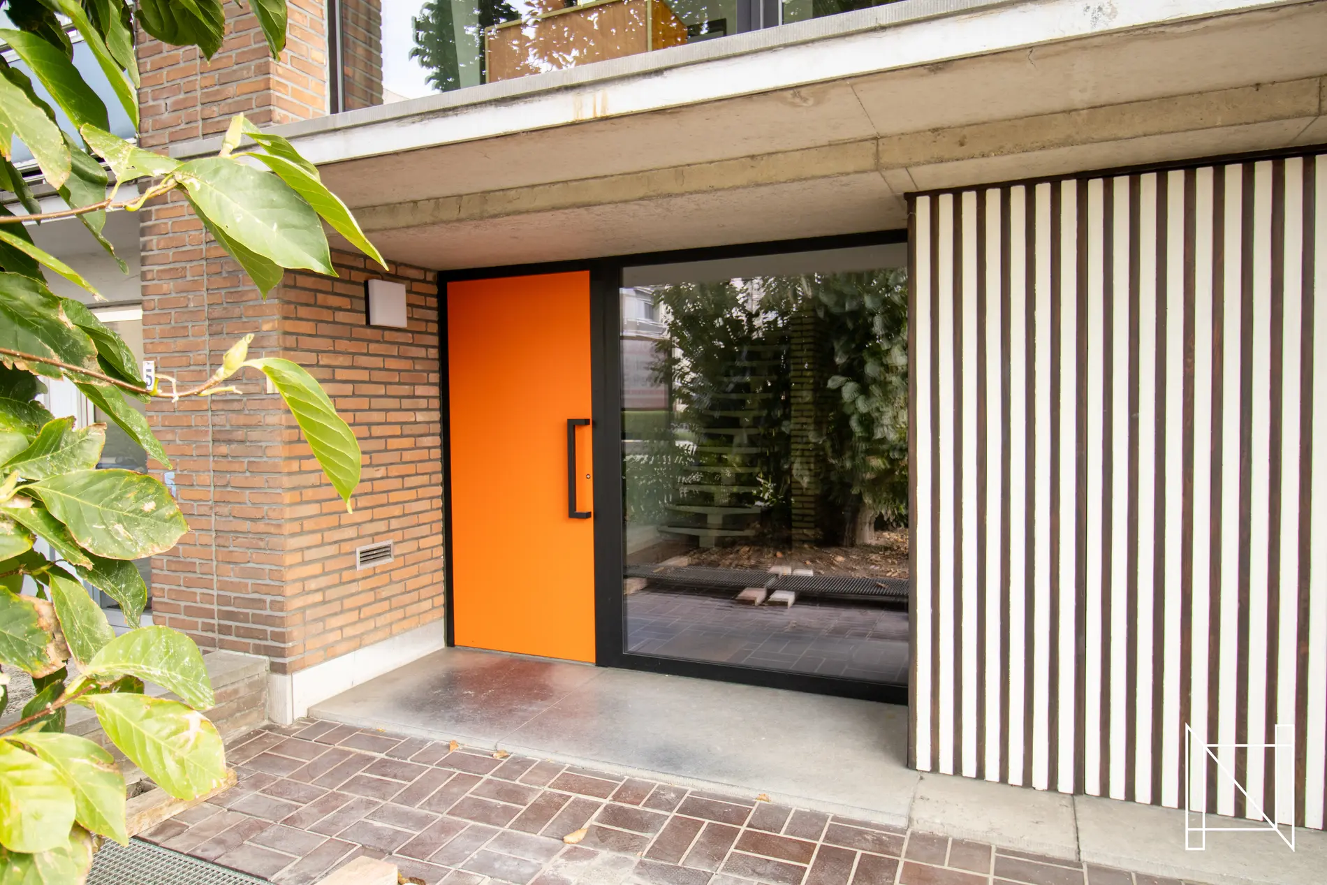 Woningrenovatie met een uitgesproken voordeur