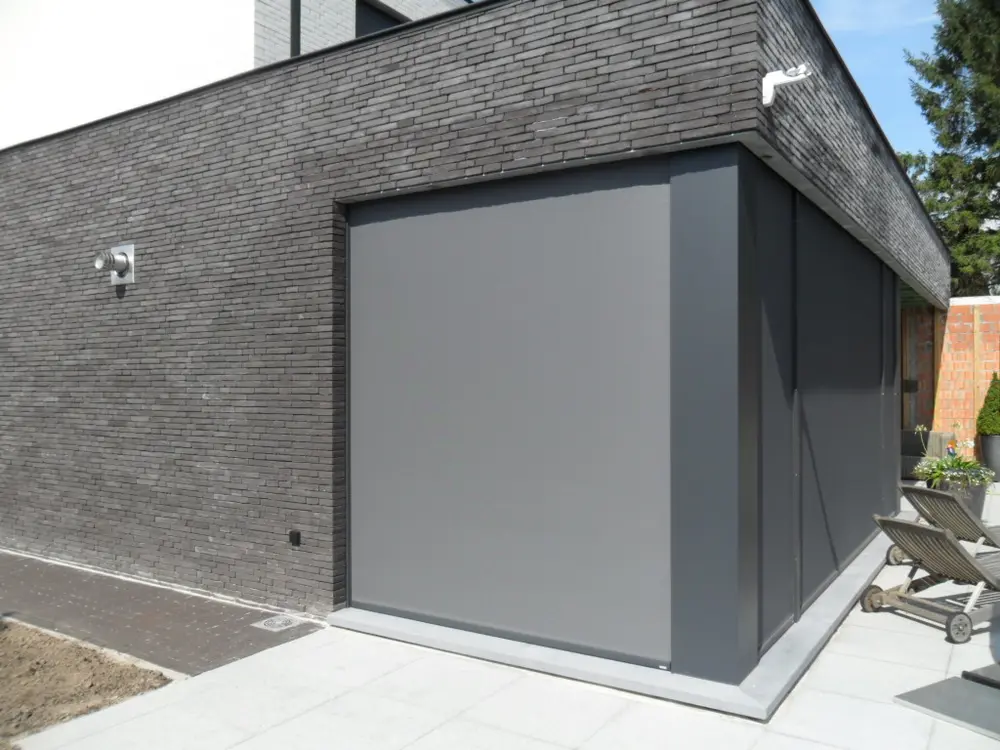 Wilms screen geplaatst door NEVEN op een moderne woning